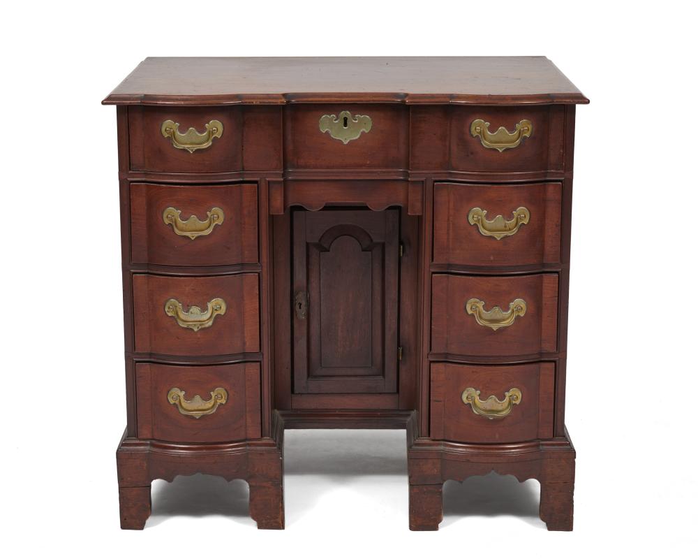 FINE CHIPPENDALE MAHOGANY