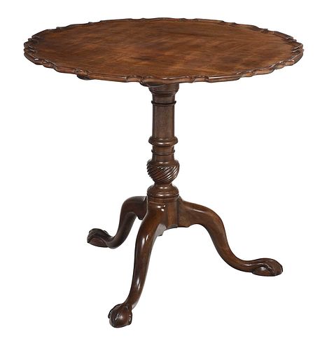 FINE CHIPPENDALE MAHOGANY PIE CRUST