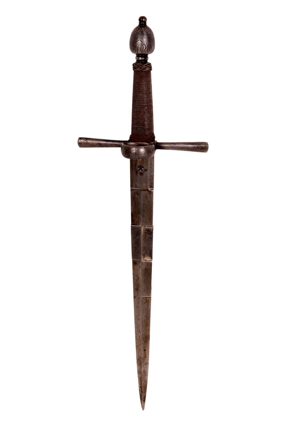 FINE CROSS HATCHED MAIN GAUCHE