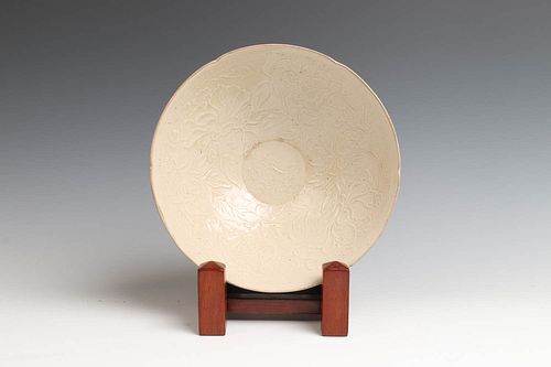 FINE DING WHITE CARVED PEONY DEER