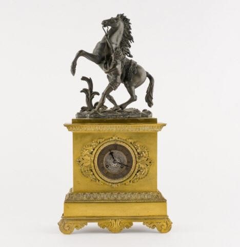 FINE FRENCH BRONZE MANTEL CLOCK,