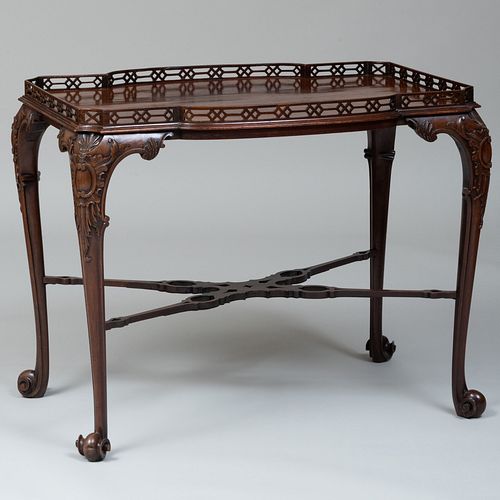 FINE GEORGE III CARVED MAHOGANY TEA
