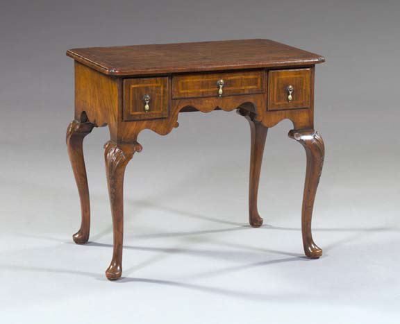 Fine George III Mahogany Lowboy, 