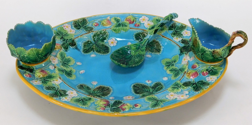 FINE GEORGE JONES MAJOLICA