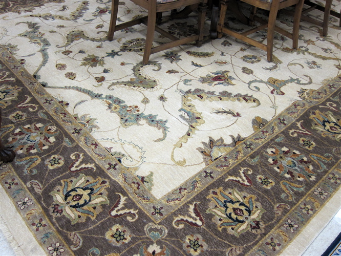 FINE HAND KNOTTED ORIENTAL GRAND