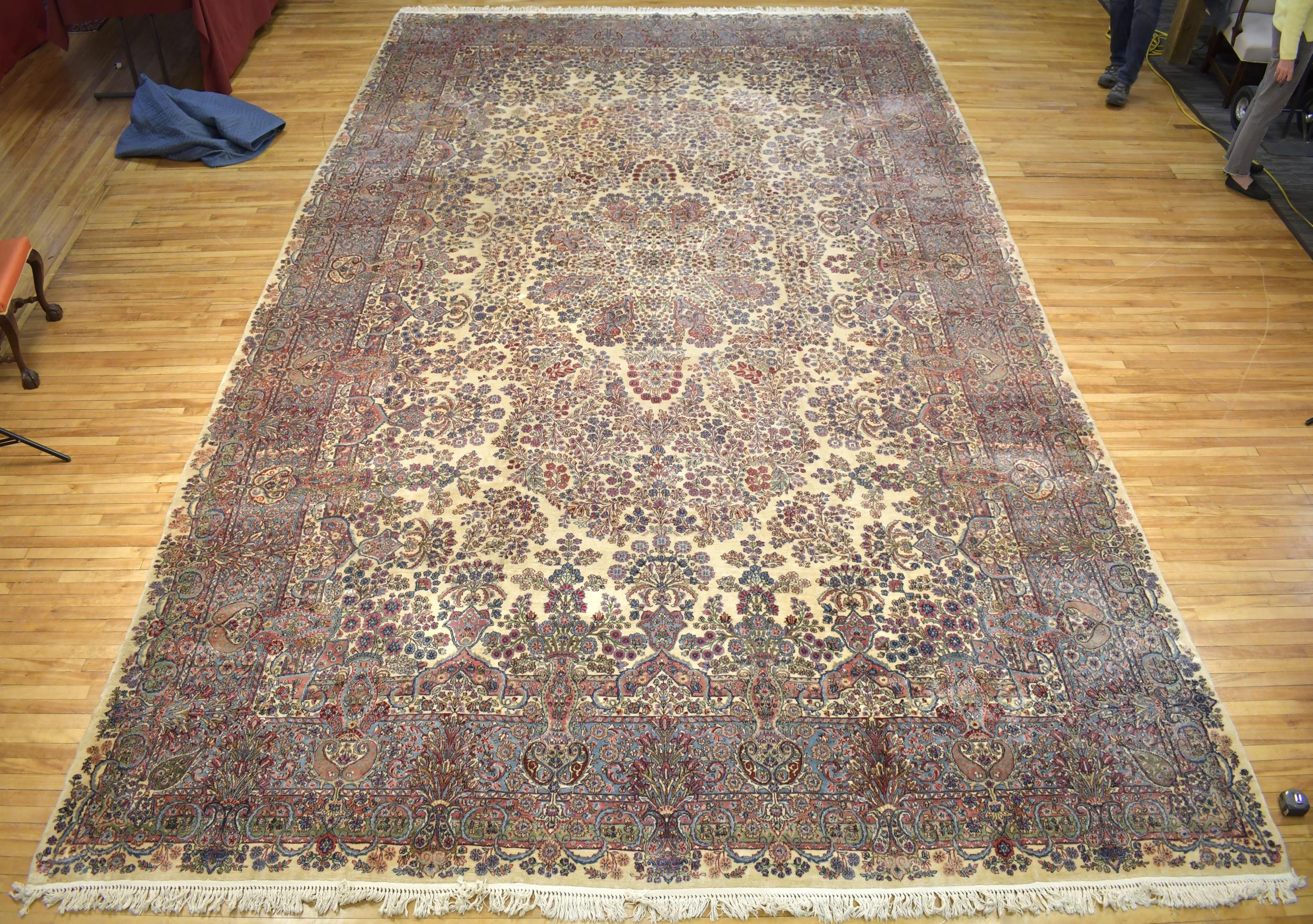 FINE IVORY FIELD KIRMAN PALACE SIZE