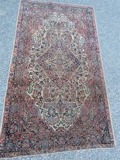 FINE IVORY SAROUK RUGFine anti