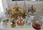 FINE LOT OF LADIES PERFUME & D