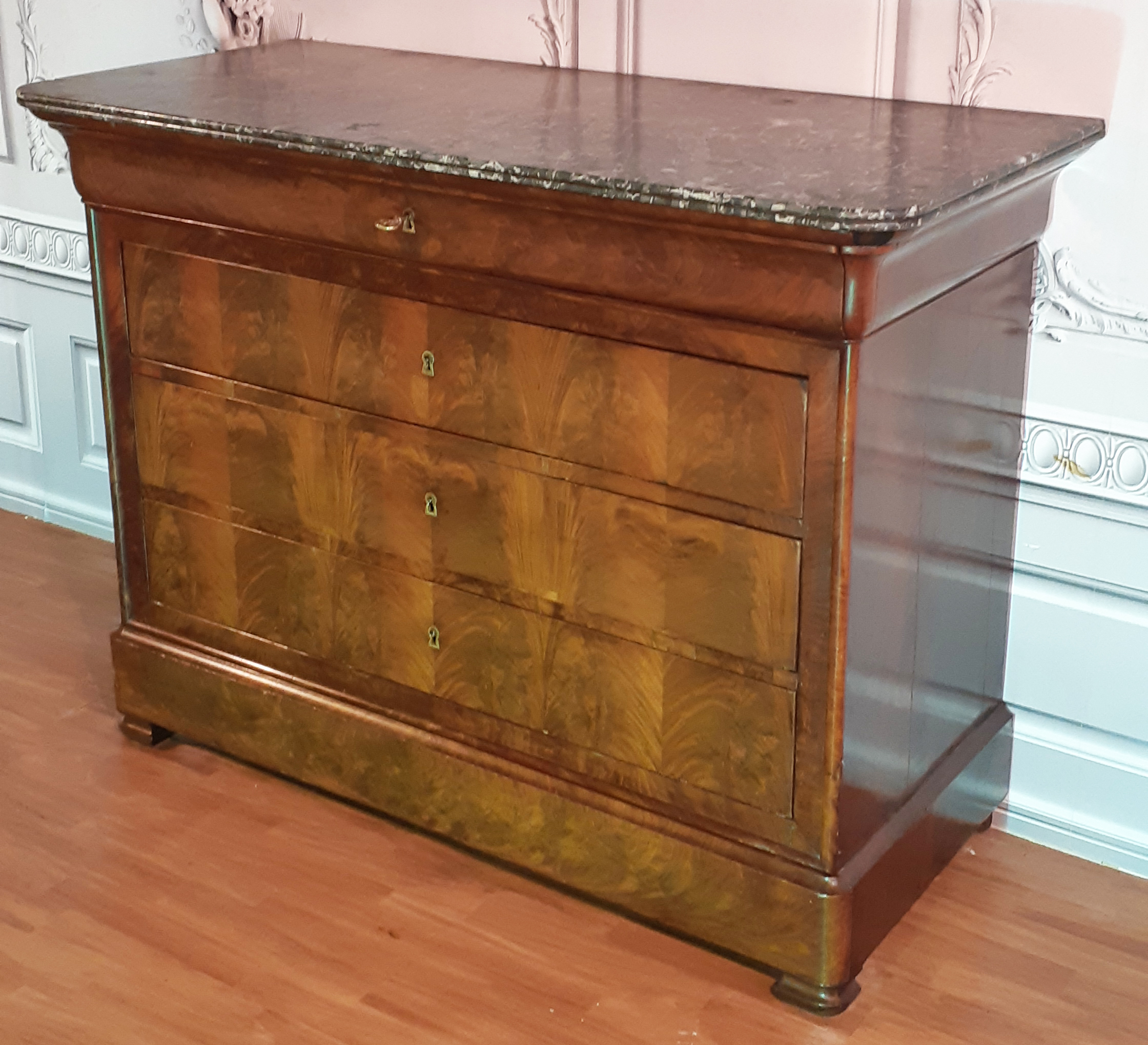 FINE LOUIS PHILIPPE STYLE COMMODE
