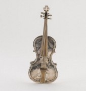 FINE MINIATURE RUSSIAN SILVER