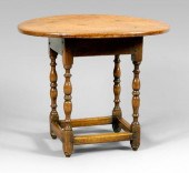 Fine New England stretcher-bas