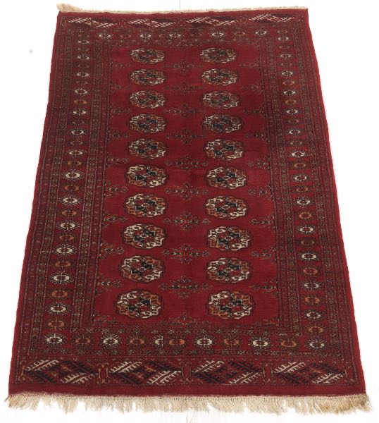 FINE OLD BUKHARA CARPET 4'2" x 6'5"