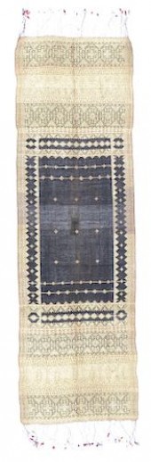 FINE OLD MINANGKABAU SHOULDER
