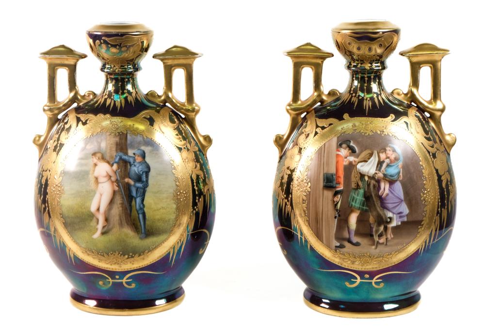 FINE PAIR, VIENNA PORCELAIN HAND
