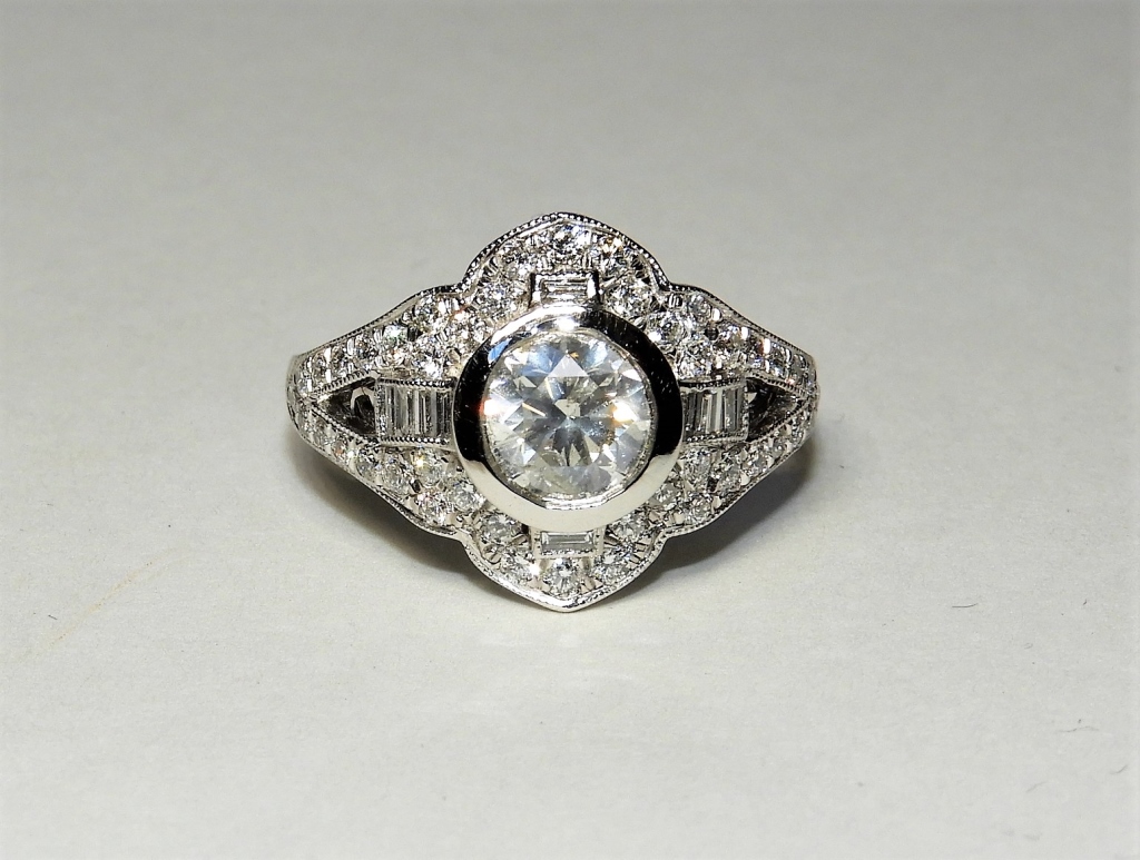 FINE PLATINUM 1.03CT DIAMOND