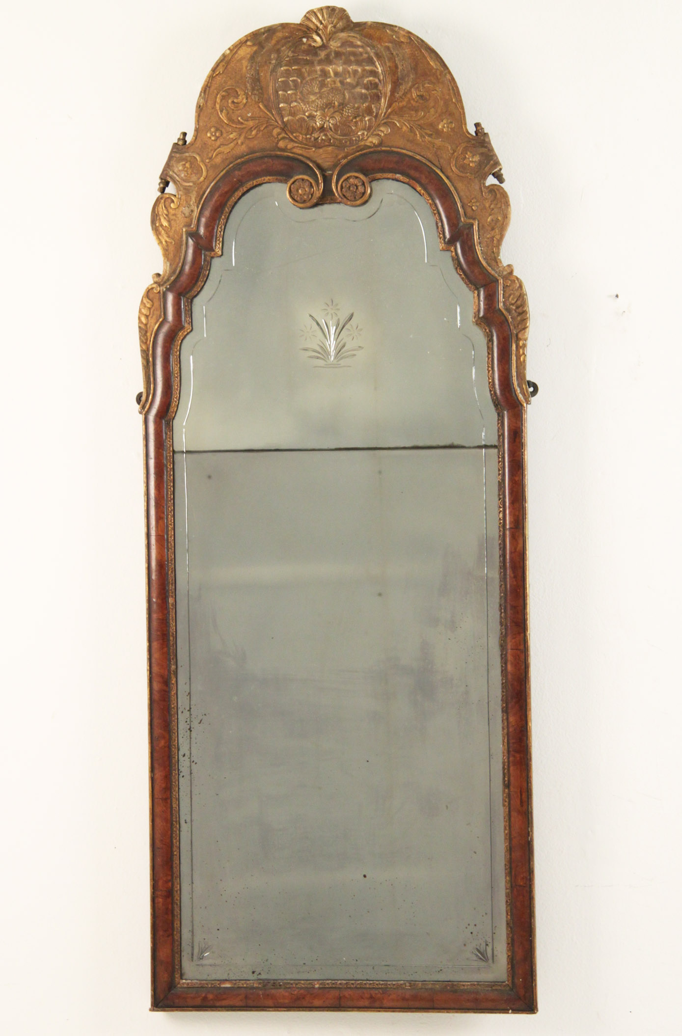 FINE Q.A. STYLE WALNUT AND