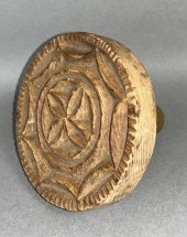 FINE RADIAL FORM BUTTER PRINT