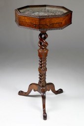 FINE SAILOR'S VALENTINE TABLEF