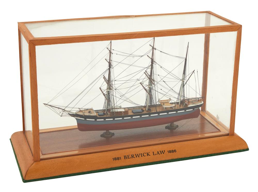 FINE SMALL SCALE MODEL OF THE STEEL