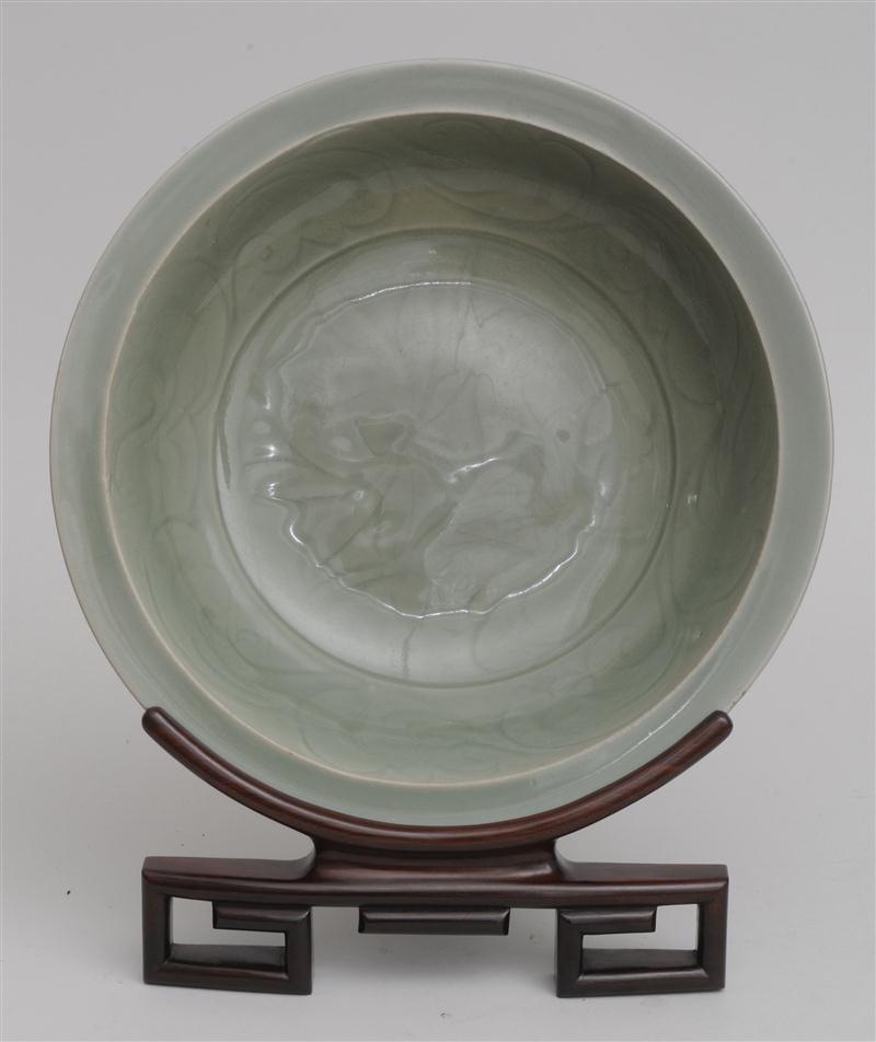 FINE SOUTHERN SUNG CELADON-GLAZED