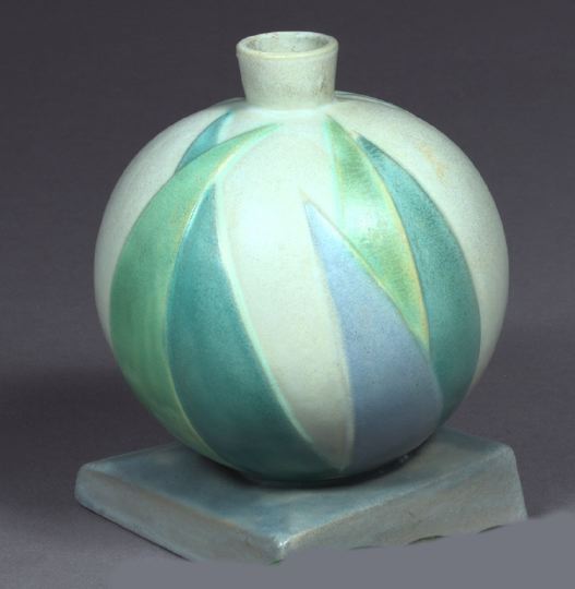 Fine Spherical Roseville Pottery