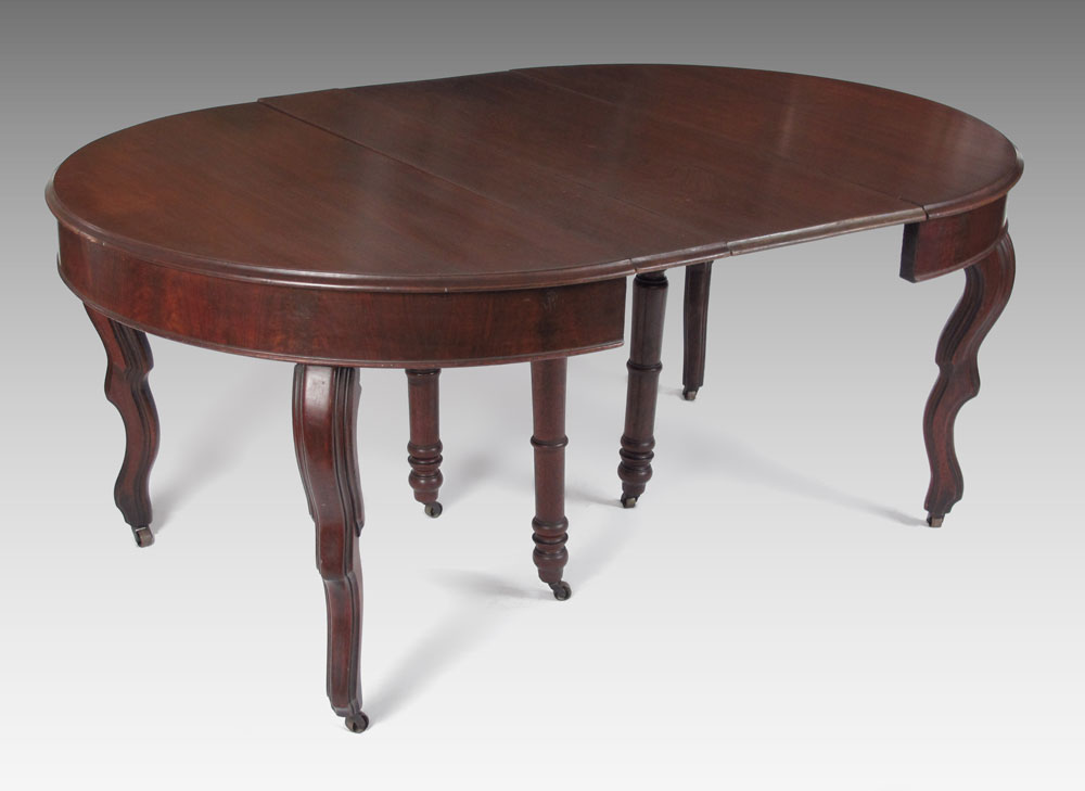 FINE WALNUT TABLE WITH 2 LEAVES: