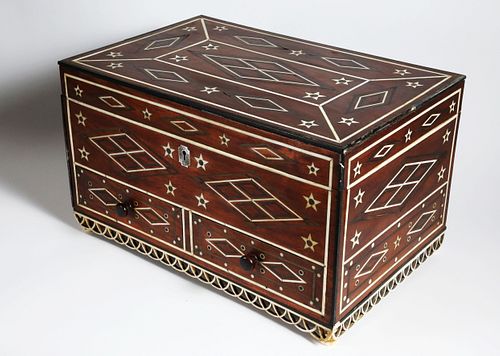 FINE WHALEMAN MADE TRINKET BOX, MID
