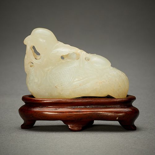 FINELY CARVED CHINESE MING JADE