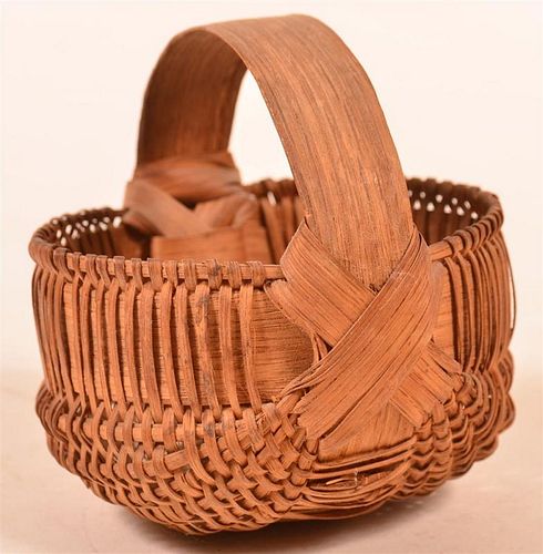 FINELY WOVEN MINIATURE BERRY