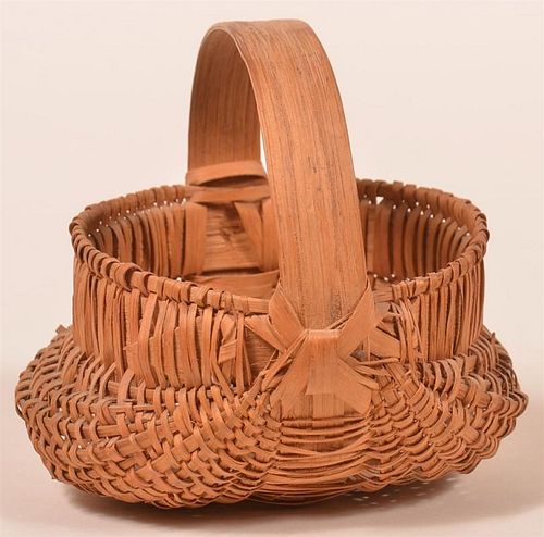 FINELY WOVEN MINIATURE BERRY
