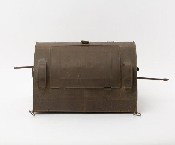 FIREPLACE TIN ROASTING OVEN, CA.