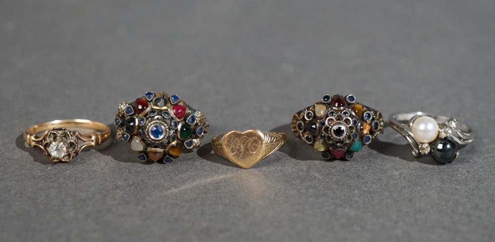 FIVE 10-KARAT GOLD RINGS, 12.5