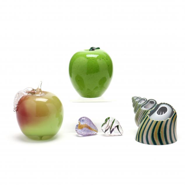FIVE ART GLASS PAPERWEIGHTS, TWO
