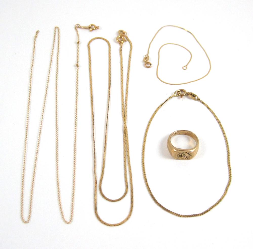 FIVE ARTICLES OF FOURTEEN KARAT