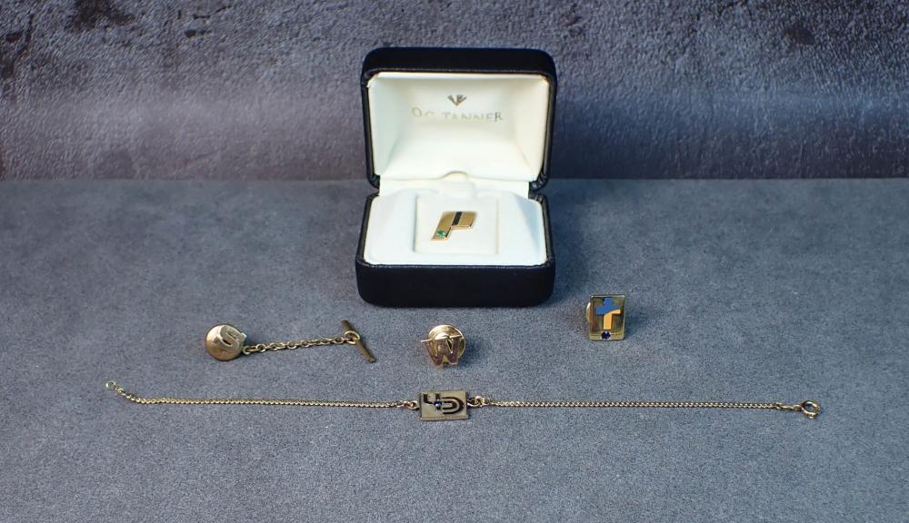 FIVE ARTICLES OF GOLD AND GOLD