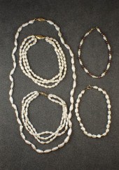 FIVE ARTICLES OF PEARL AND YEL