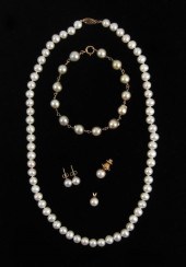 FIVE ARTICLES OF PEARL AND FOU