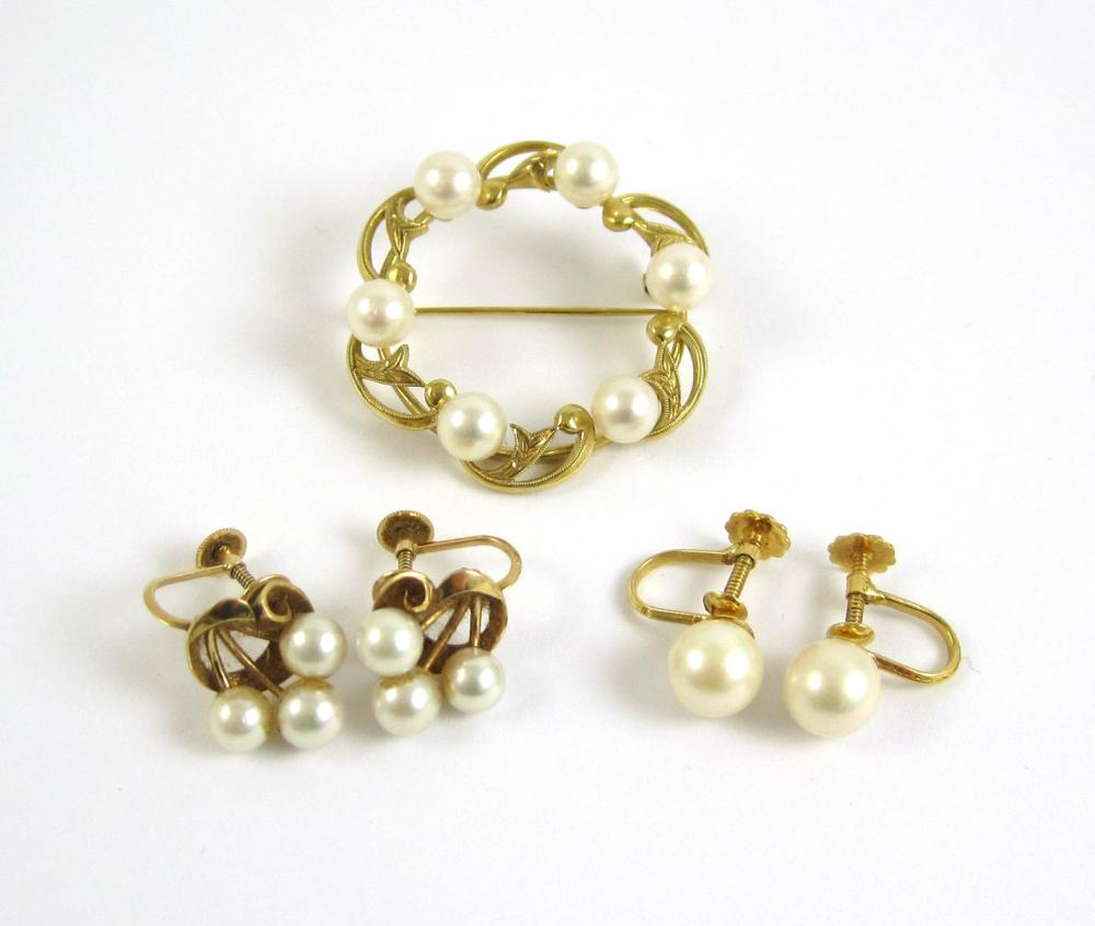 FIVE ARTICLES OF PEARL AND YELLOW