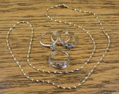 FIVE ARTICLES OF YELLOW GOLD J