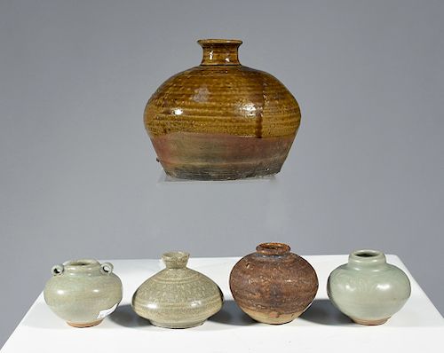 FIVE ASIAN CERAMIC ITEMSFive