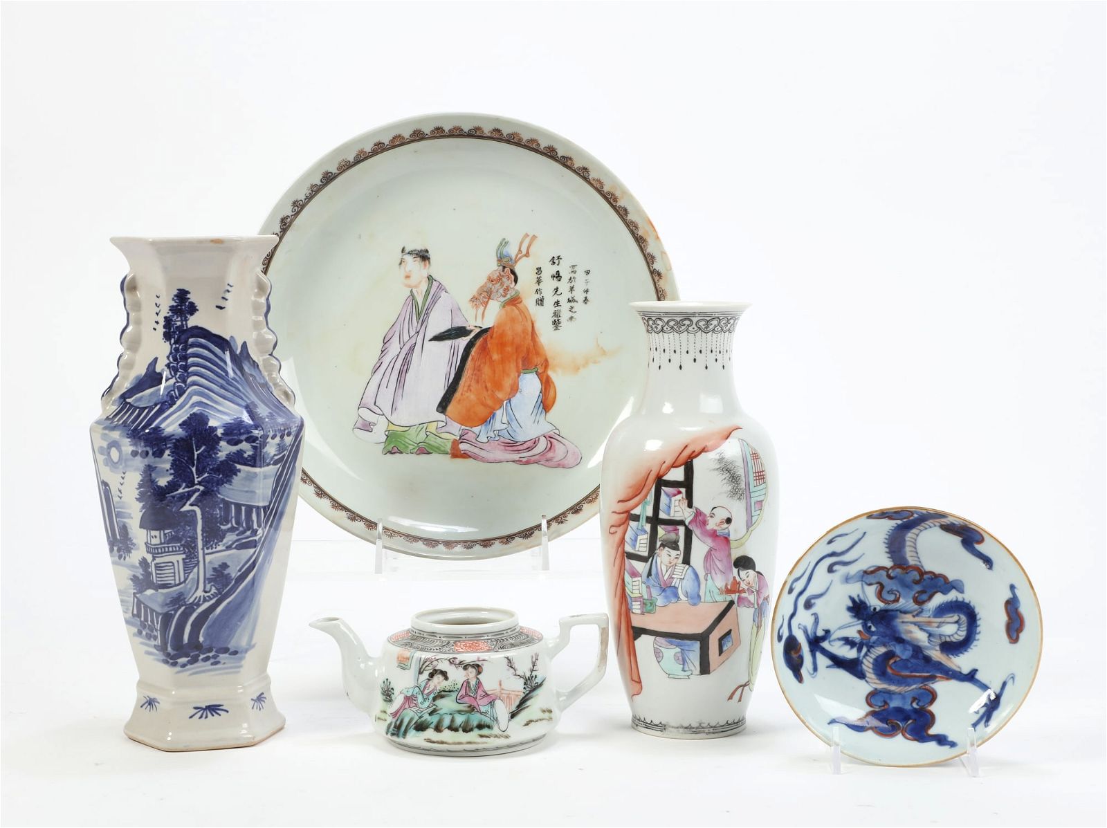 FIVE ASIAN EXPORT PORCELAINSFive