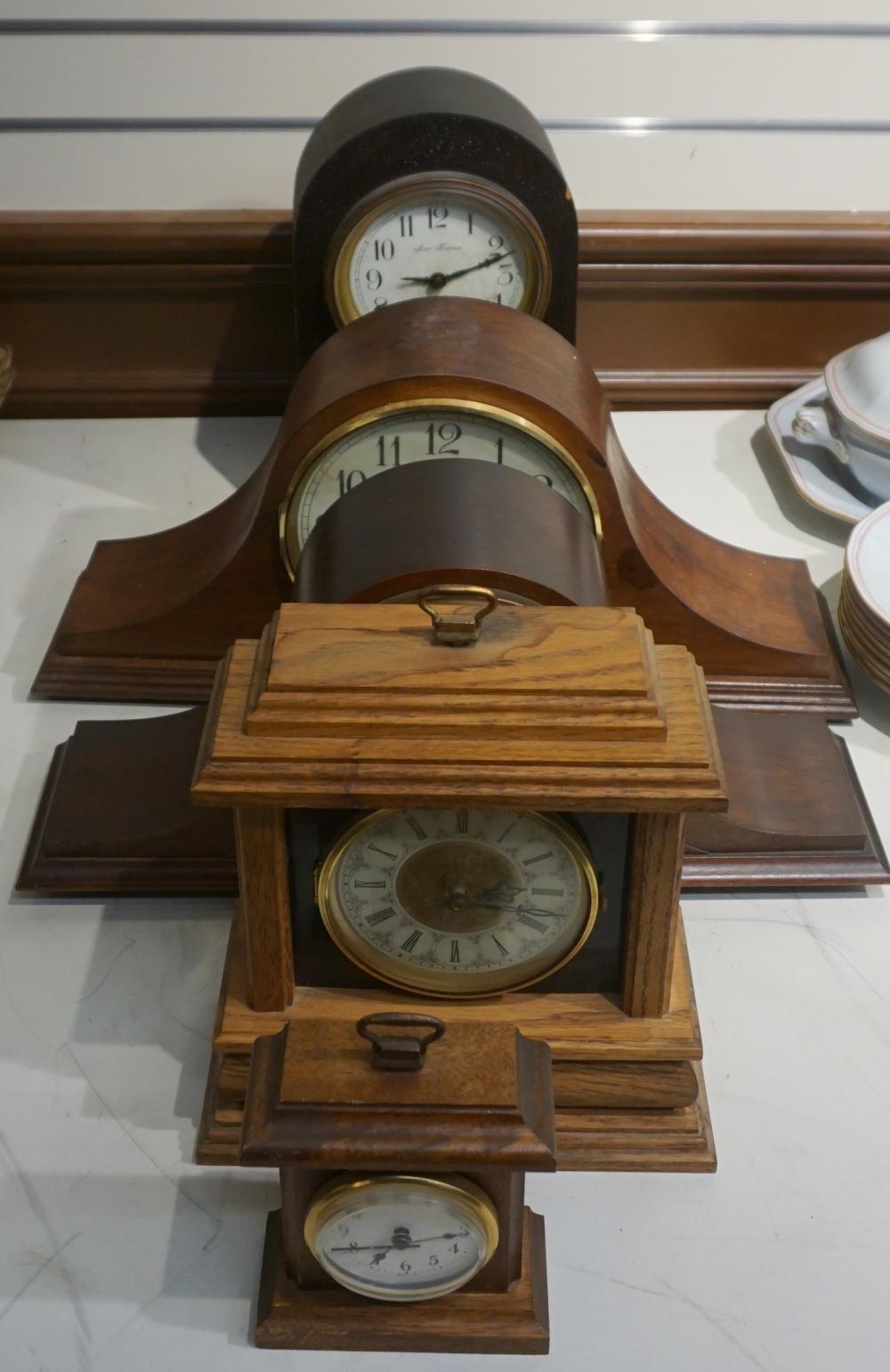 FIVE ASSORTED MANTLE CLOCKSFive
