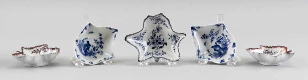 FIVE ASSORTED WORCESTER PORCELAIN