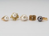 FIVE ASSORTED YELLOW GOLD & CU