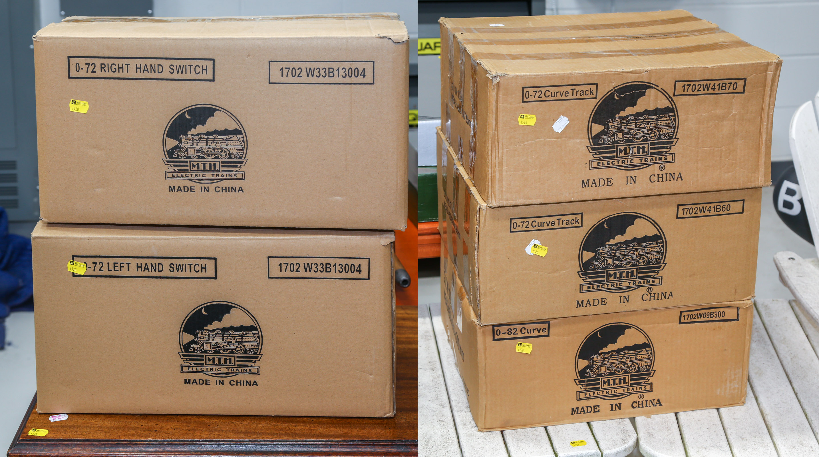 FIVE BOXES OF MTH "O": GAUGE