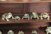 FIVE BRUSH POTTERY GARDEN FROG