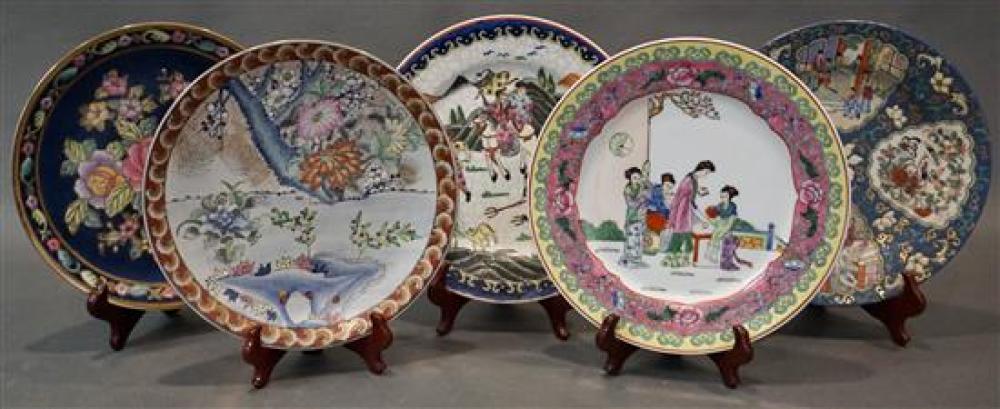 FIVE CHINESE POLYCHROME DECORATED