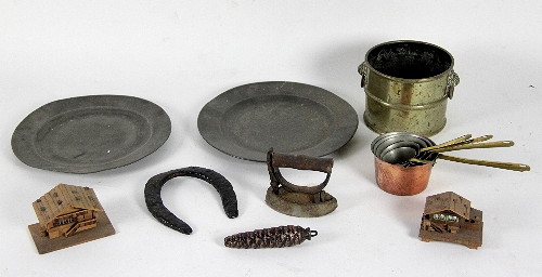Five copper saucepan measures