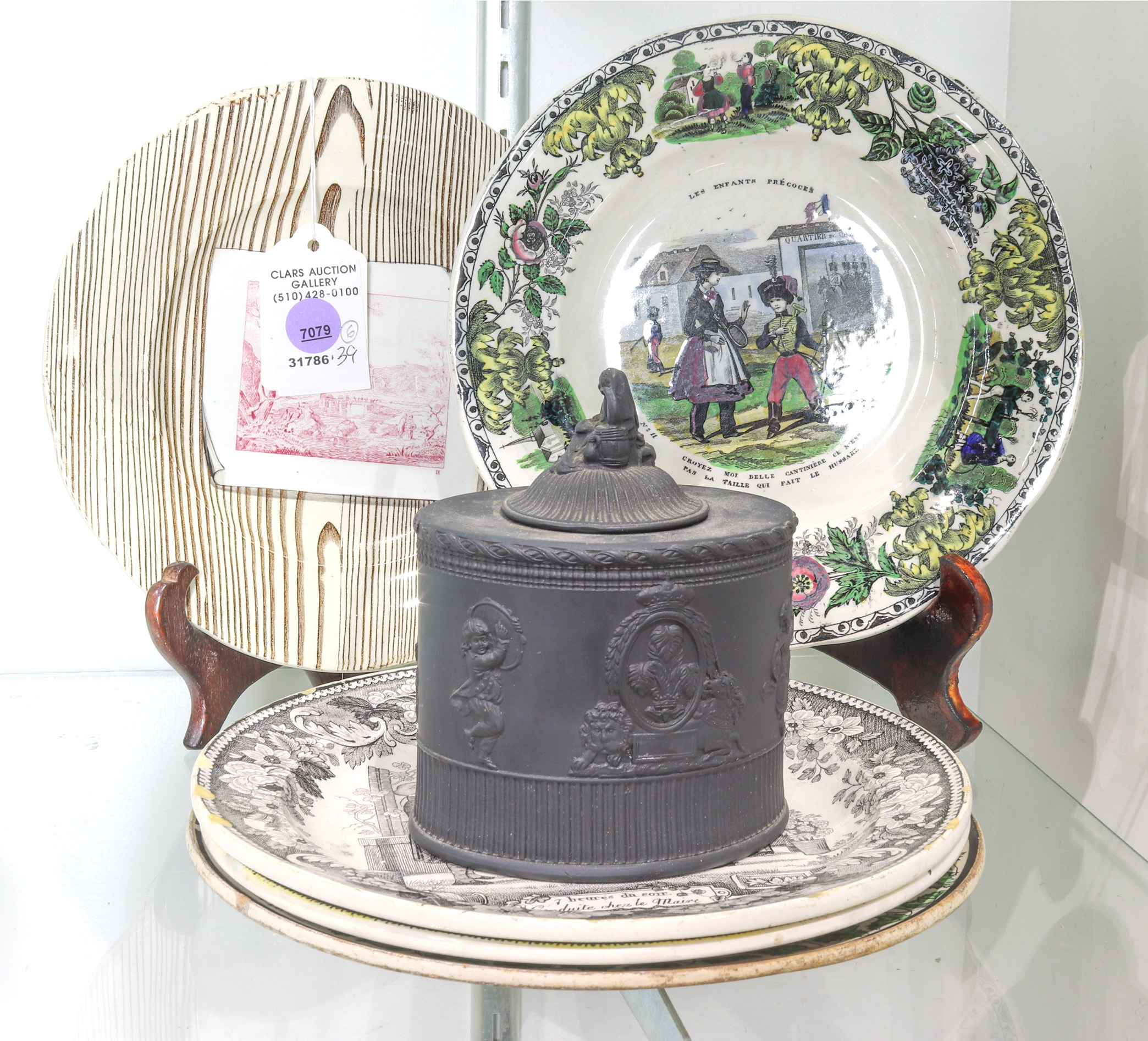 FIVE CREIL WARE PLATES AND A