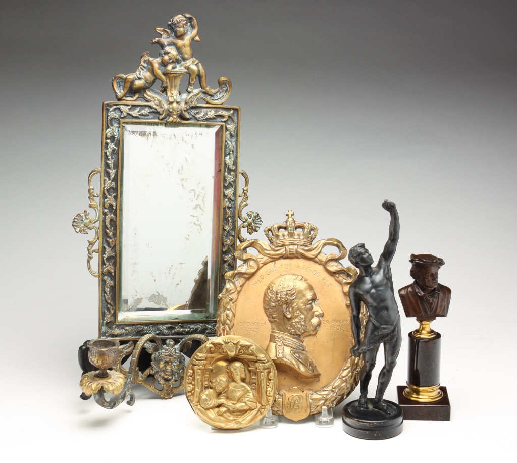 FIVE DECORATIVE ITEMS INCLUDING